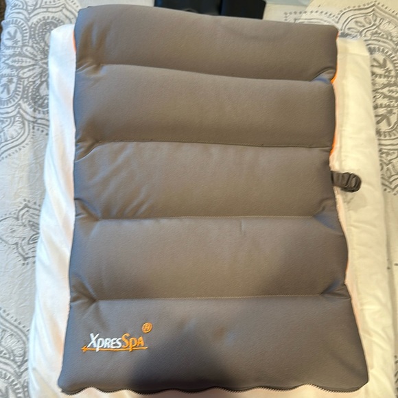 COPY - Travel cushion - Picture 1 of 5